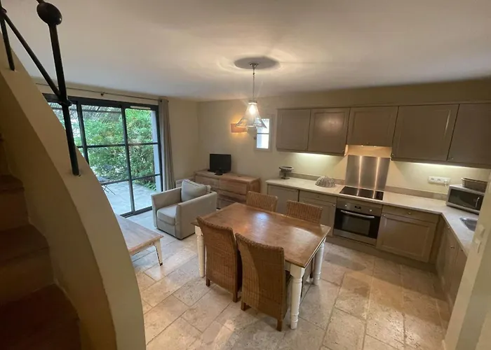 Semesterbostad Maison Au Coeur Des Corbieres Saint-Laurent-de-la-Cabrerisse